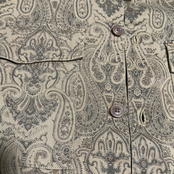 Abercrombie and Fitch size large button down jacket - Picture 2 of 3